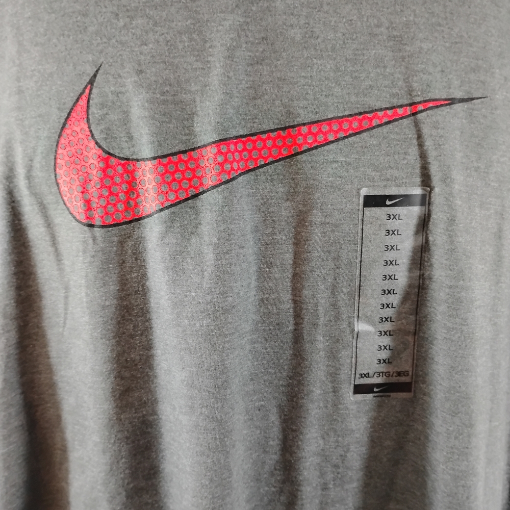 The Nike Tee Athletic Cut T-shirt Size 3XL New With Tags